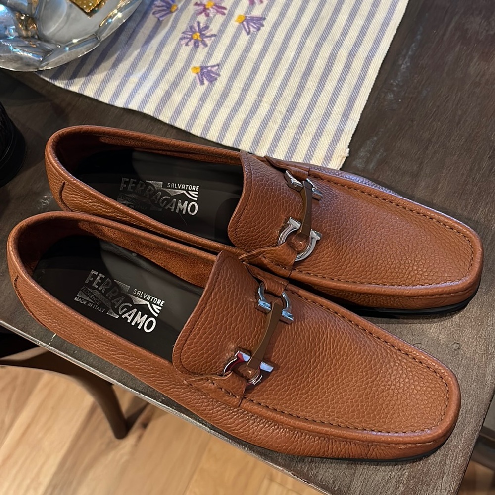 Ferragamo Loafers brown great condition barely worn
